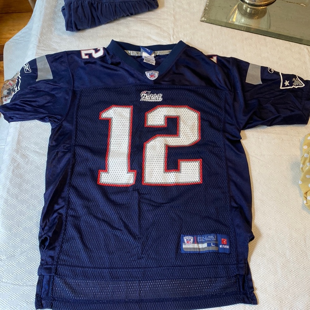 Tom Brady NE Patriots 12 NFL jersey kids size 14-16 large